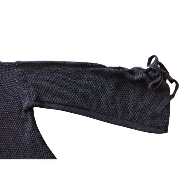 Hollister Women's Washed Black Textured Knit Oversized Bell-Sleeve Sweater Sz S - Picture 6 of 11